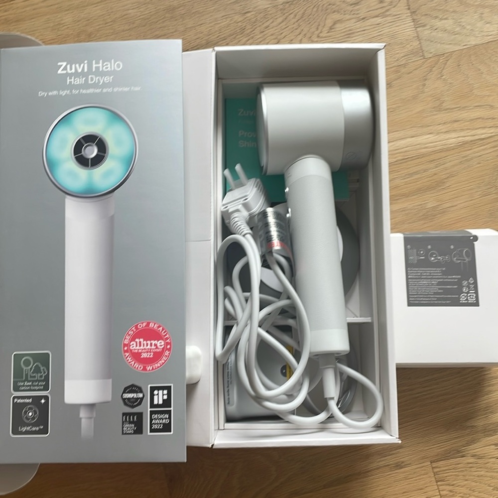 Zuvi hairdryer